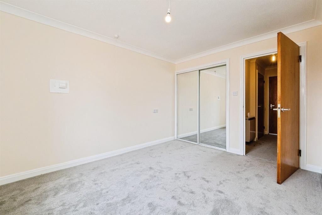House in Ilford - More