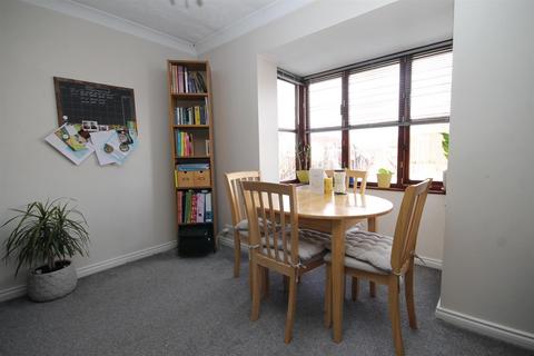 2 bedroom apartment to rent, 1 Violet Close, WALLINGTON