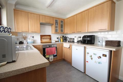 2 bedroom apartment to rent, 1 Violet Close, WALLINGTON