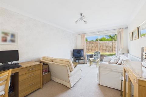 Lakeside Close, Ruislip HA4