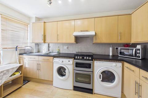 1 bedroom maisonette for sale, Lakeside Close, Ruislip HA4