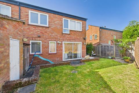 1 bedroom maisonette for sale, Lakeside Close, Ruislip HA4