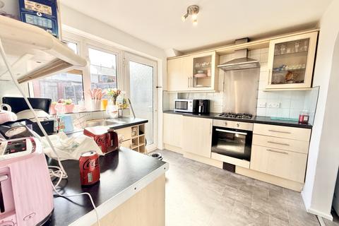 3 bedroom terraced house for sale, Pembroke Close, Mildenhall, Bury St. Edmunds, Suffolk, IP28