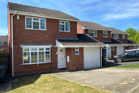 4 bedroom detached house to rent, Bittern Avenue, Abbeydale, Gloucester, GL4
