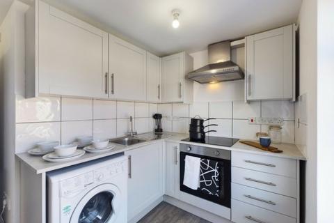 2 bedroom house share to rent, Haydn Avenue