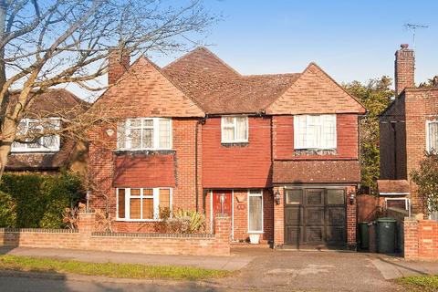 4 bedroom detached house to rent, Blythwood Road, Pinner