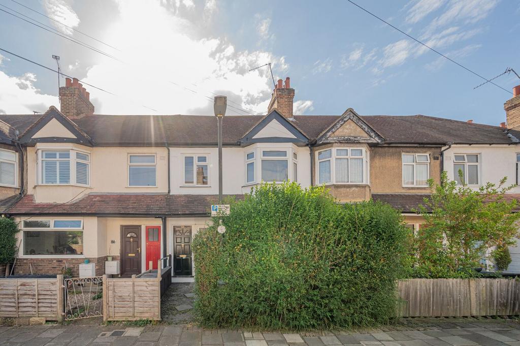Dinton Road, Colliers Wood, London, SW19 2 bed flat to rent - £2,200 ...