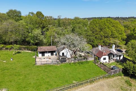 3 bedroom detached house for sale, Boundway Hill, Sway, Lymington, SO41