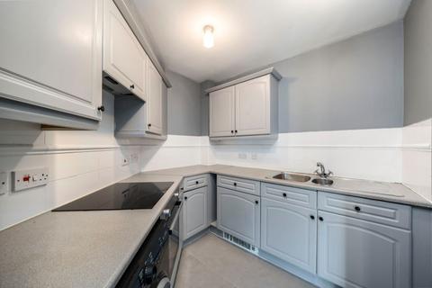 2 bedroom flat for sale, Edith Cavell Way, Shooters Hill