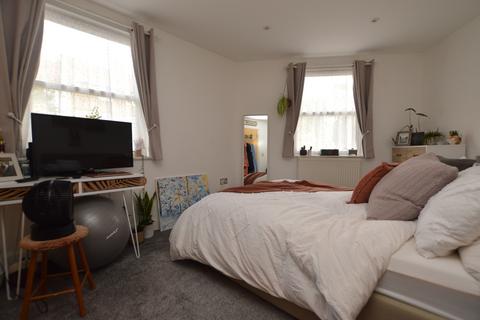 2 bedroom flat to rent, Kirkdale Sydenham SE26