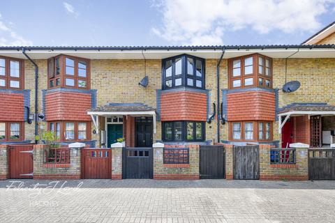 2 bedroom flat for sale, Meadow Close, London E9