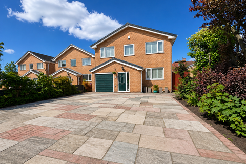 Spring Close, Birkdale , Southport, PR8 2BA