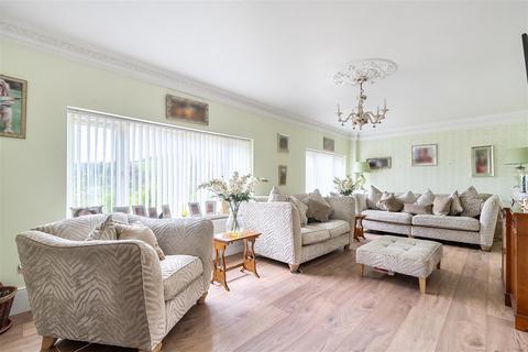 3 bedroom detached house for sale, Llanddewi, Nr Llandrindod Wells