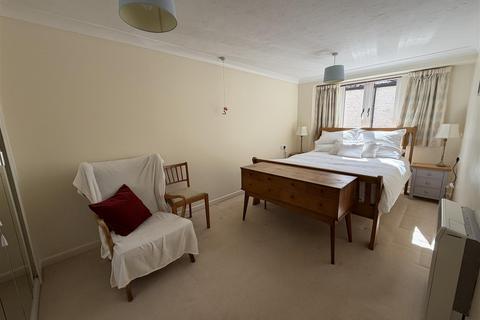 1 bedroom flat for sale, Quay Street, Truro