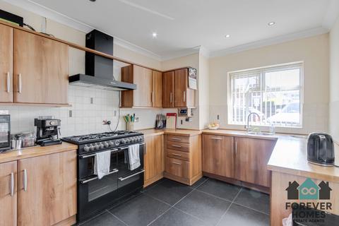 3 bedroom detached bungalow for sale, Dodworth Road, Barnsley, S70
