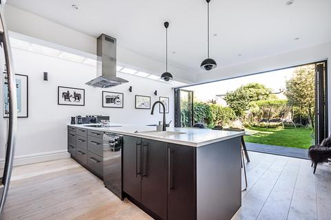 5 bedroom house to rent, Fontenoy Road London SW12