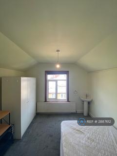 1 bedroom in a house share to rent, Hale Lane, London, NW7