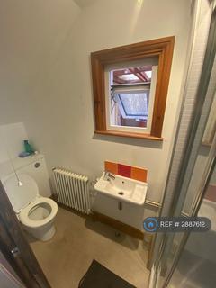 1 bedroom in a house share to rent, Hale Lane, London, NW7