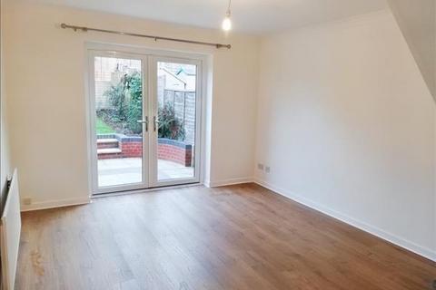 2 bedroom terraced house to rent, Dances Close
