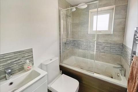 2 bedroom terraced house to rent, Dances Close