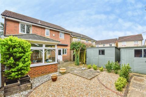 4 bedroom detached house for sale, Oak Road, Chippenham