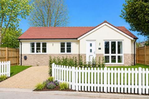 2 bedroom bungalow for sale, The Tanyard, Bassingbourn, Royston, SG8