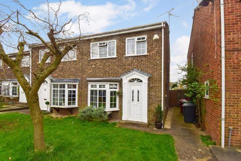 3 bedroom semi-detached house to rent, Cardinals Walk, Taplow SL6