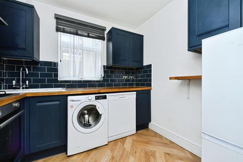 2 bedroom flat for sale, Bear Road, Brighton