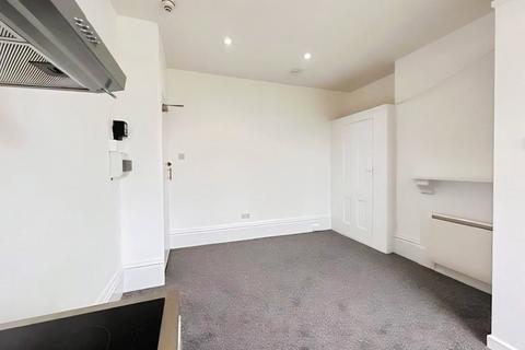 1 bedroom flat to rent, Elphinstone Road, Hampshire PO5
