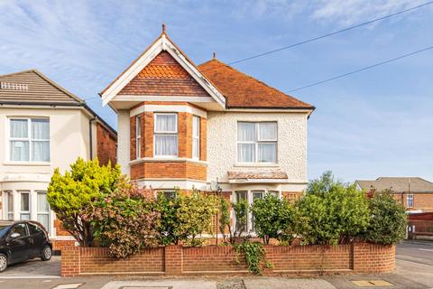Detached house - 9 Oak Road, Bournemouth, Dorset, BH8 8TB