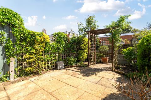2 bedroom house for sale, Longboyds, Cobham, KT11