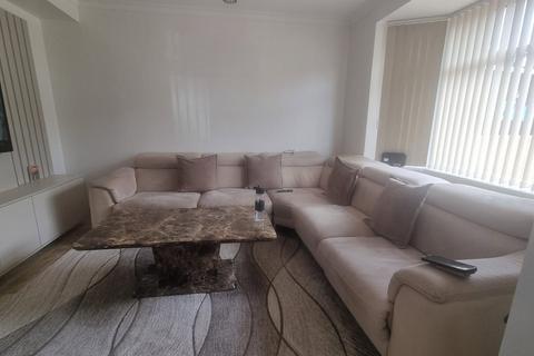 4 bedroom end of terrace house to rent, Berkeley Road, Uxbridge, UB10 9DY