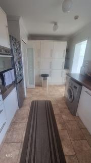 4 bedroom end of terrace house to rent, Berkeley Road, Uxbridge, UB10 9DY