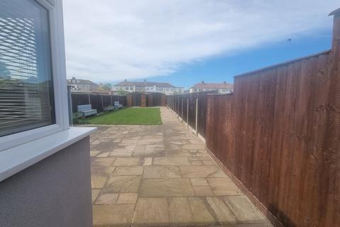 4 bedroom end of terrace house to rent, Berkeley Road, Uxbridge, UB10 9DY