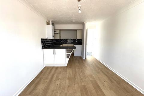 2 bedroom flat for sale, Glendinning Avenue, Weymouth, DT4