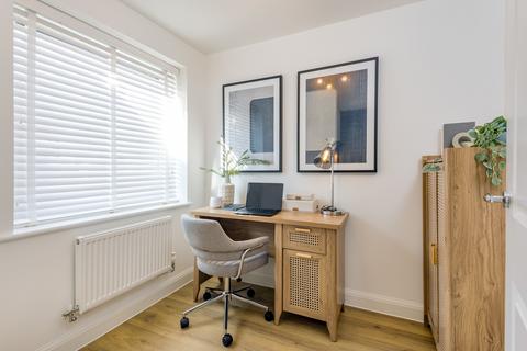 3 bedroom end of terrace house for sale, Langstone at Honeymans Helm Off Shrivenham Road, Highworth SN6