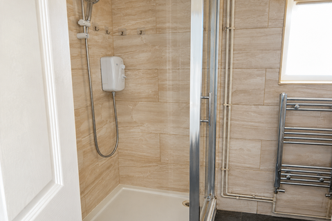 undefined, Hainault Road, Romford RM5