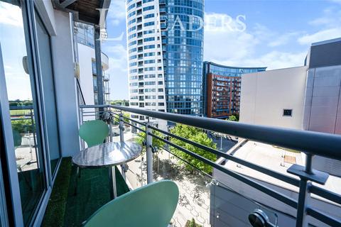 Studio to rent, The Roundhouse, Gunwharf Quays, PO1