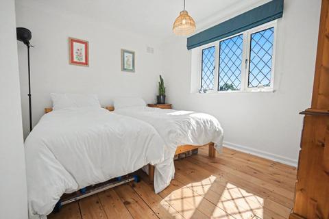 2 bedroom semi-detached house for sale, Hendal Lane, Wakefield, West Yorkshire
