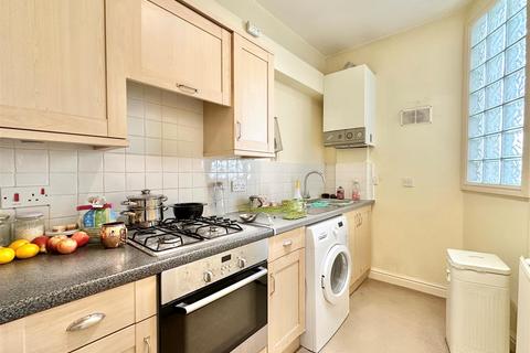 2 bedroom ground floor flat for sale, Ollersett Drive, High Peak SK22