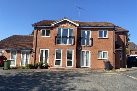 2 bedroom flat for sale, St Michaels Close