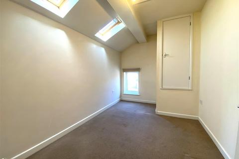 2 bedroom flat for sale, St Michaels Close