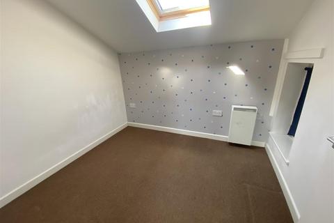 2 bedroom flat for sale, St Michaels Close