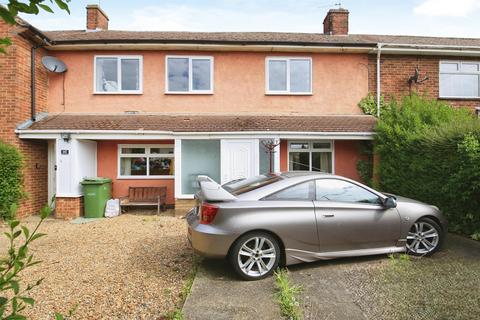 Semi-detached house - Chestnut Avenue, Peterborough