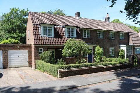 YARM COURT ROAD, SOUTH LEATHERHEAD, KT22