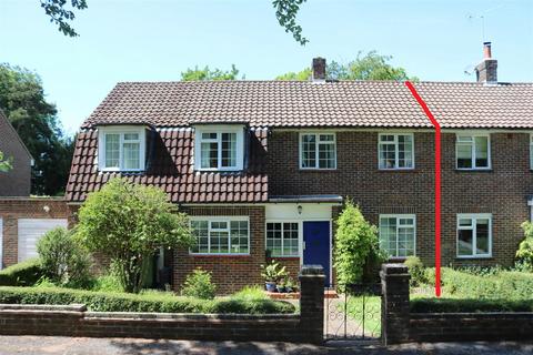 YARM COURT ROAD, SOUTH LEATHERHEAD, KT22