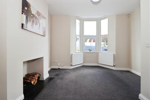 2 bedroom flat for sale, Hanham Road, Kingswood, Bristol, BS15
