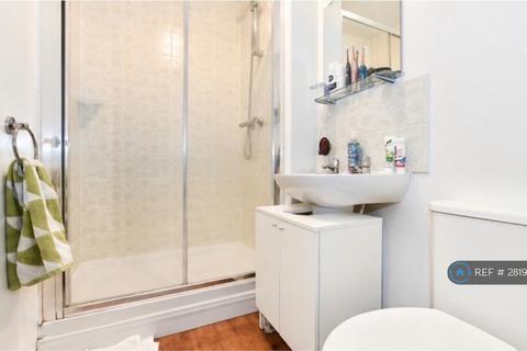 2 bedroom flat to rent, Kiln House, East Grinstead, RH19