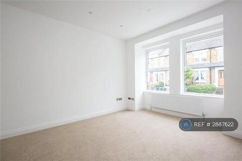 4 bedroom semi-detached house to rent, Hertford Road, London, N2