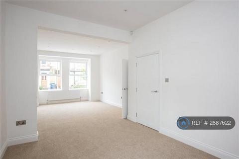 4 bedroom semi-detached house to rent, Hertford Road, London, N2